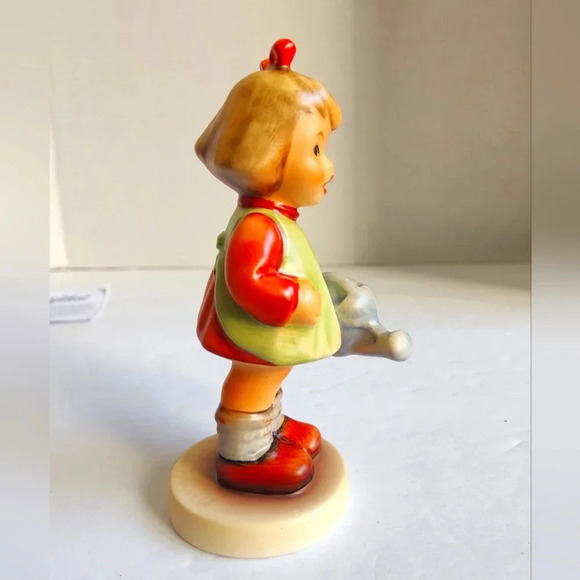 M.I. Hummel Club #1072 "Nature's Gift" Figure, EXC, Original Packaging - Picture 5 of 10